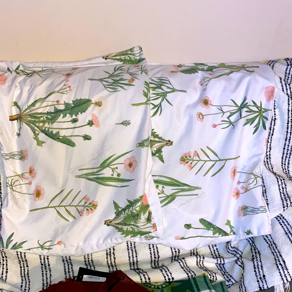 White Floral Pillow set